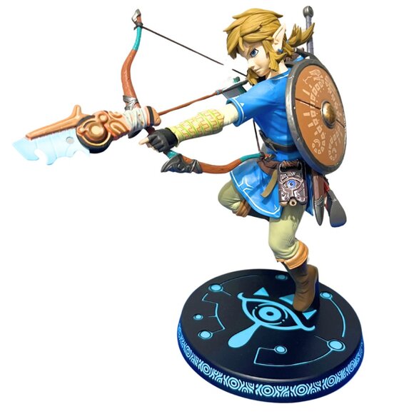 The Legend of Zelda: Breath of The Wild Link Collector's Edition Statue - Picture 7 of 10